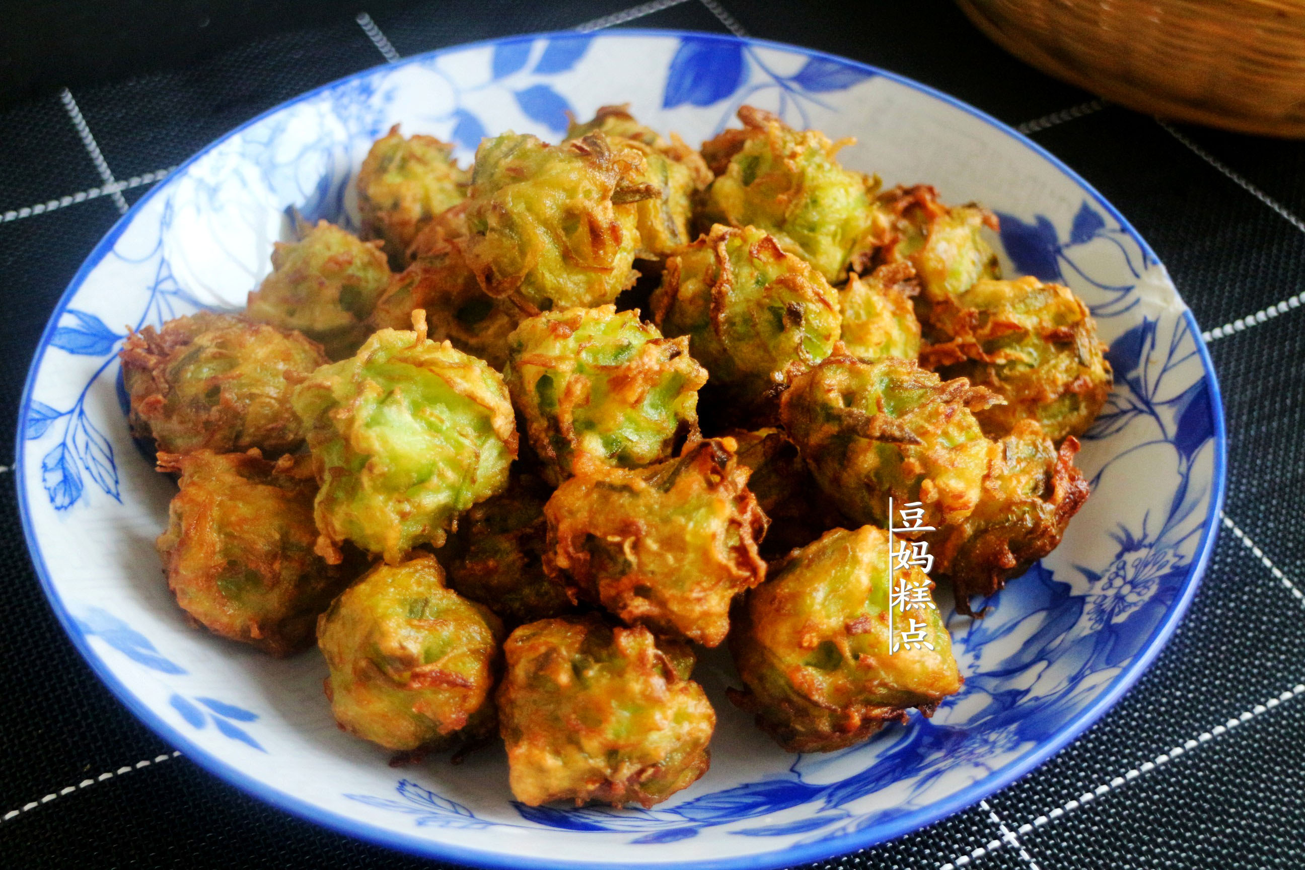 快立冬了，炸蘿蔔丸子，掌握3個小技巧，丸子香氣十足特好吃