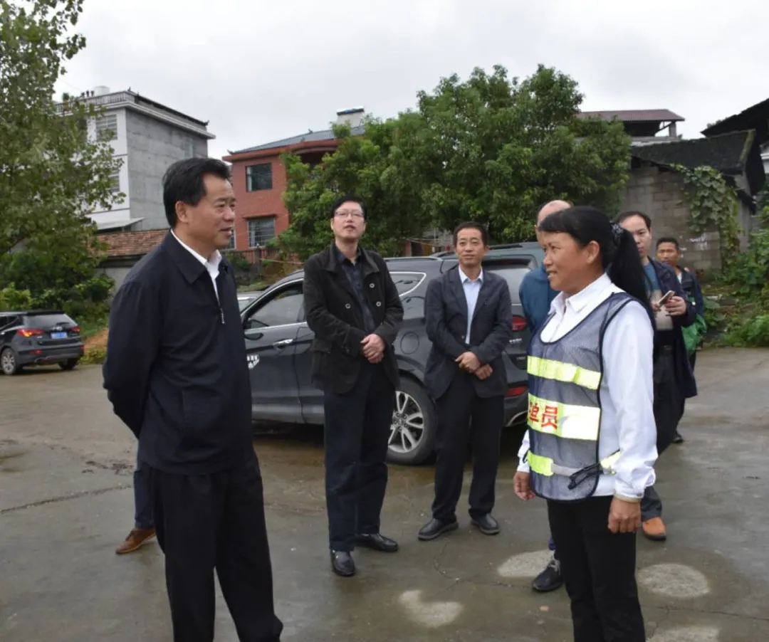 抓实抓细粮食收储稳步推进秋冬生产石希欣在辰溪督导安全生产、粮食收储等工作