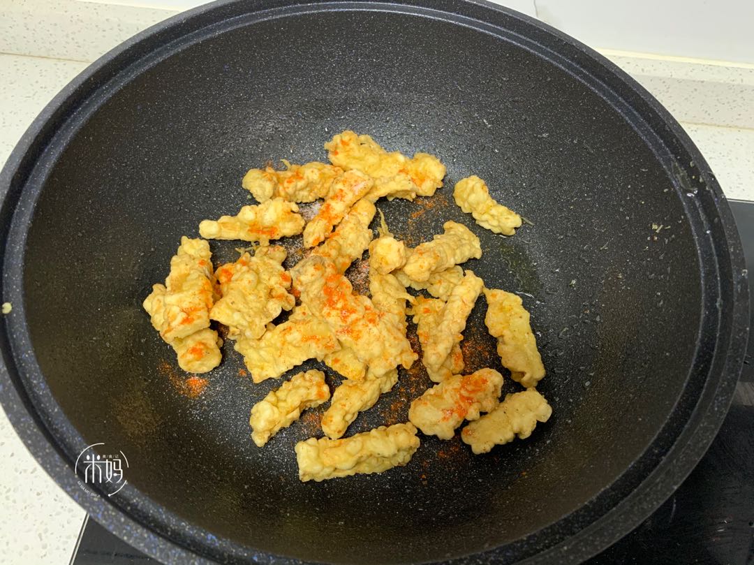 If you like to eat Pleurotus eryngii, remember to collect it and try this method. It is crispy on the outside and tender on the inside. It is more popular than meat