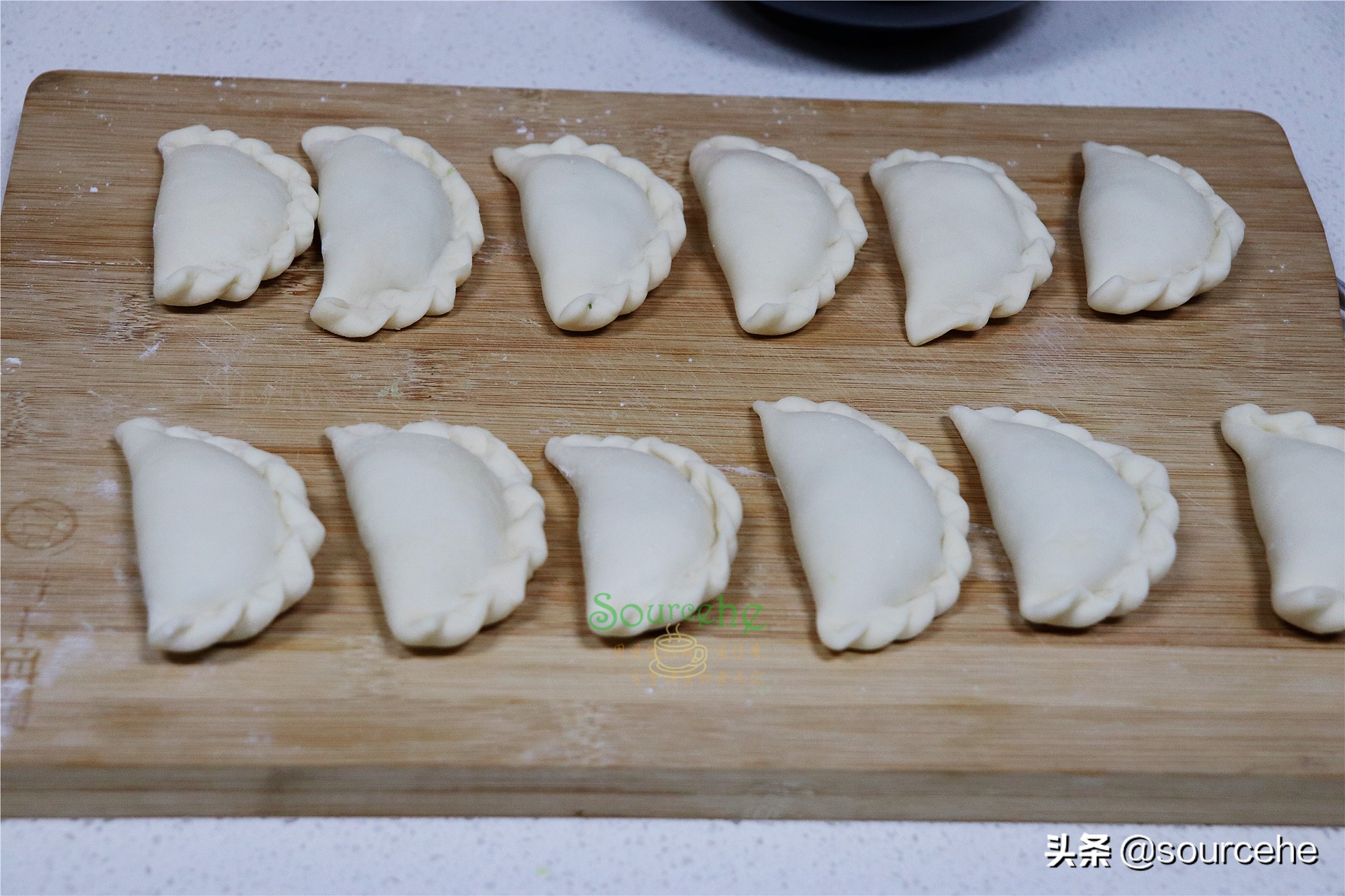 二月二，我家每年都做的傳統小吃，鮮肉煎餃，皮薄餡多香噴噴