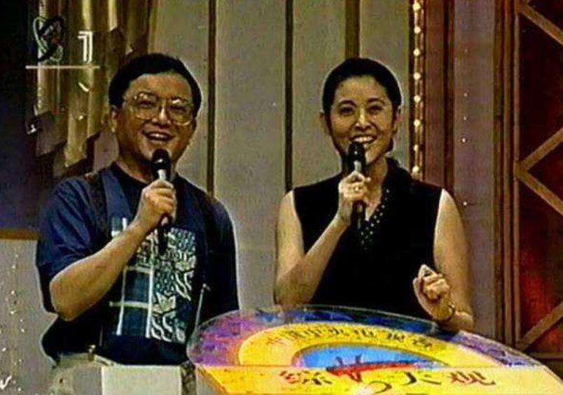 郭德纲把相声带进剧场善莫大焉，但剧场相声也