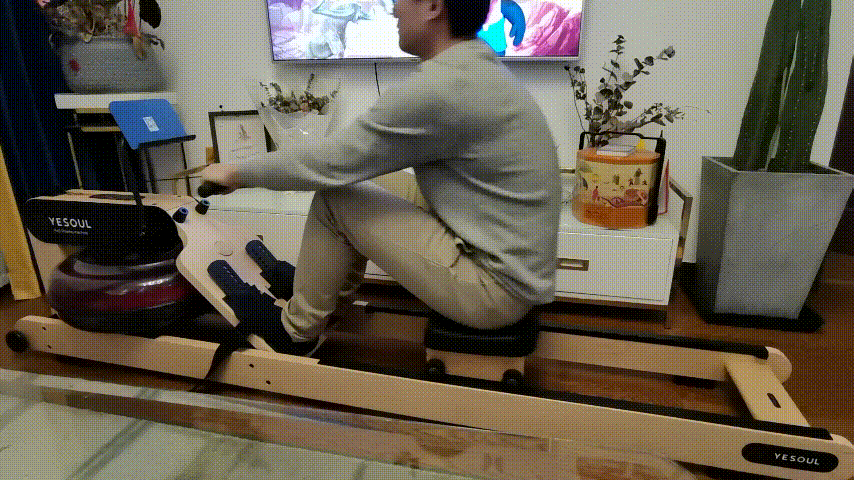 别再被健身卡"套牢"!野小兽划船机r40,开启居家健身新时代