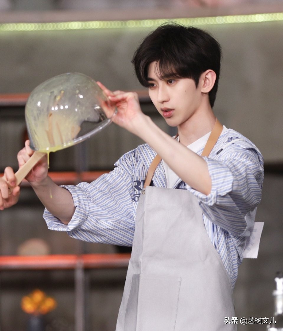 尝到了综艺的甜头，蔡徐坤成“综艺咖”？他还