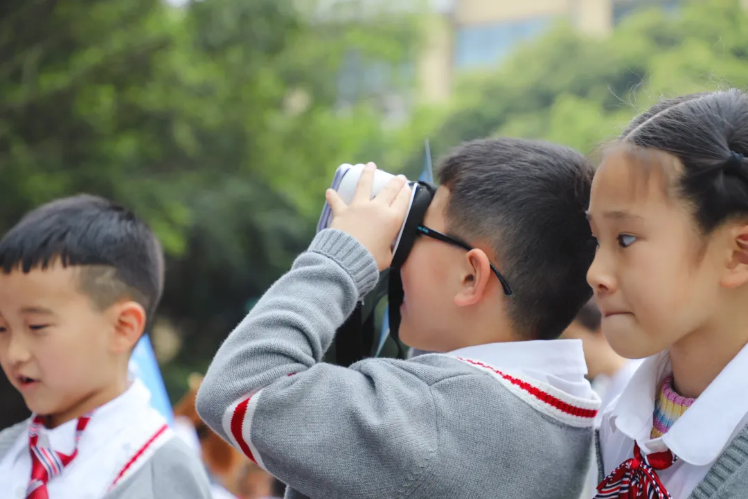 科技逐梦，创想未来——天府新区华中附小首届科技节闭幕式