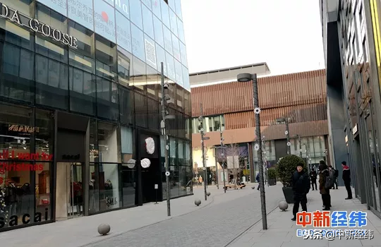 探访加拿大鹅北京店：延期开业后大门紧闭 不见店员身影