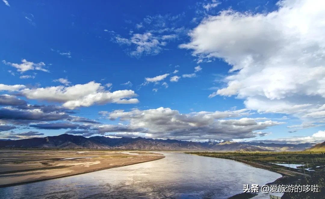 The best place to travel in October-November, the late autumn tour bus is about to depart