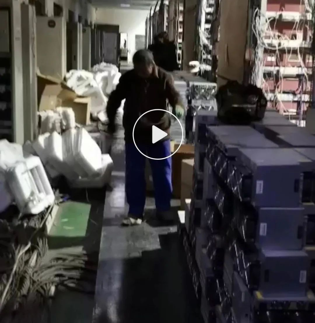 内蒙古最后的比特币“矿工”：停电一天至少损