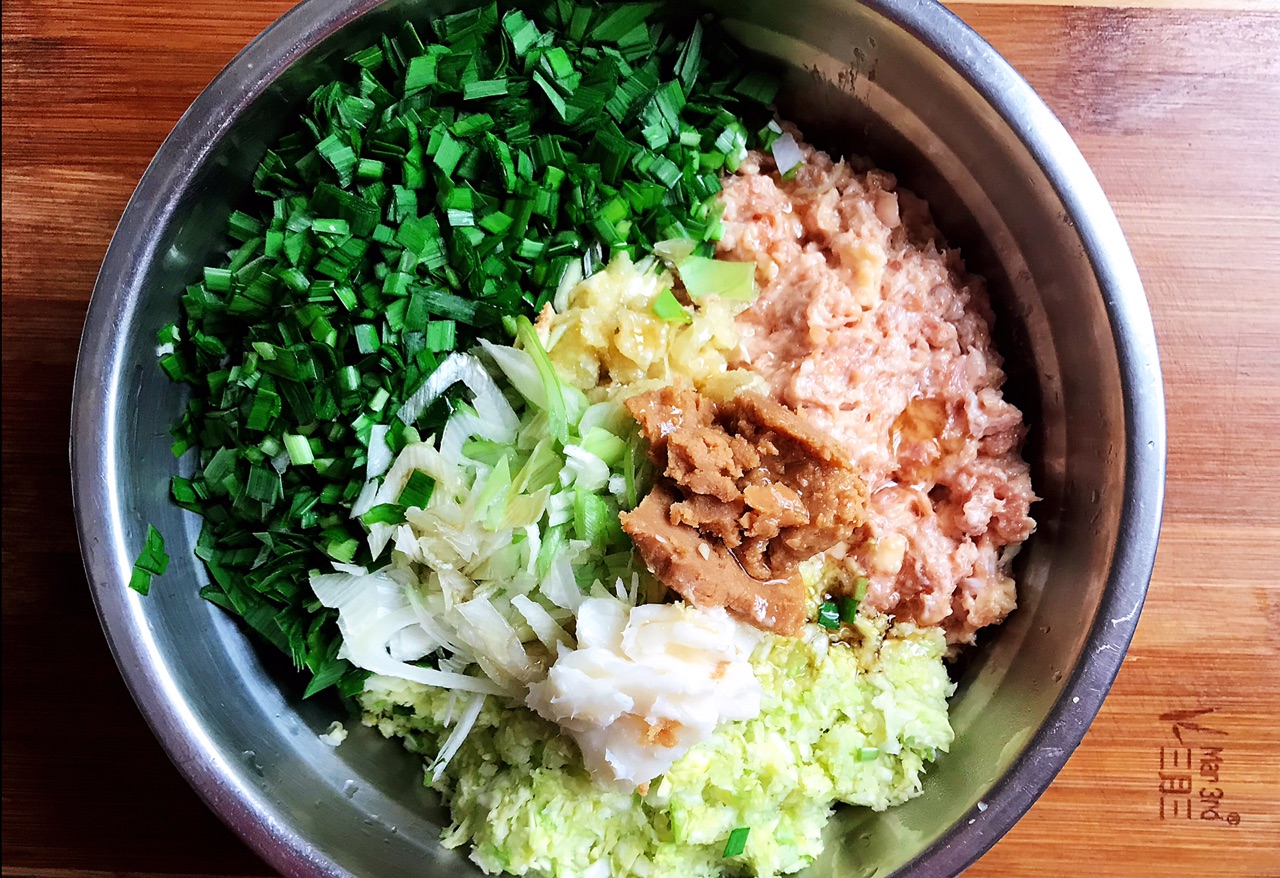 孩子馋嘴想吃煎饺，自己在家做，外脆里嫩，真好吃