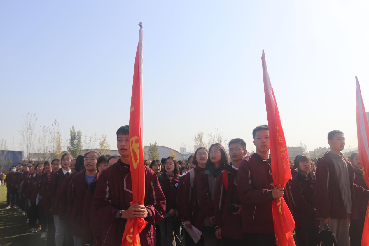 三门峡市外国语高级中学：荣光答汗水，青春不落幕