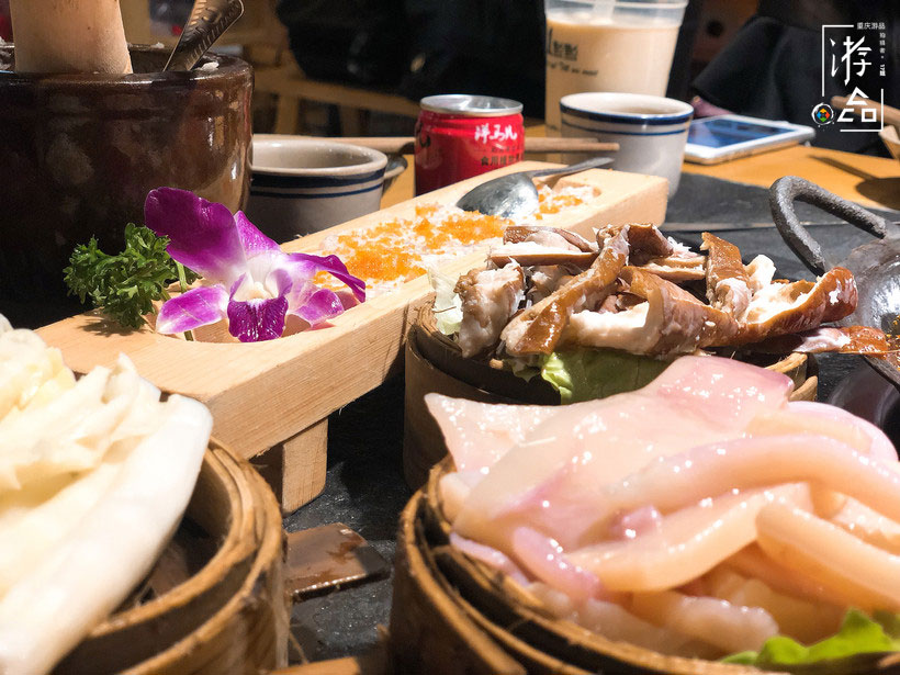 吃在重庆北仓，辣晕人的洋马儿火锅，麻辣牛肉码了6种辣椒