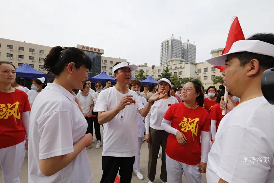 三原县医院庆祝“5.12”国际护士节拔河比赛