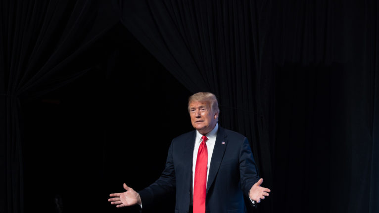 特朗普在南邊搞事？ 拜登態度大變，發出對抗信號：必須彈劾他