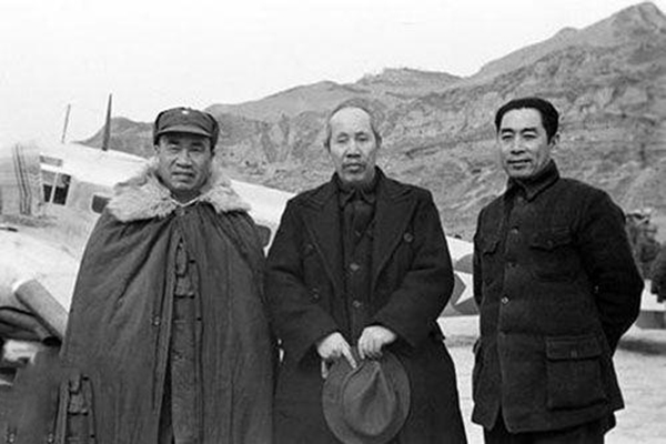 “红军之父”朱德总司令在人民军队中的崇高地