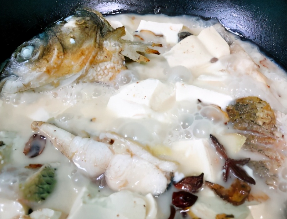 图片[3]-草鱼炖豆腐的做法步骤图 补蛋白补钙促生长-起舞食谱网