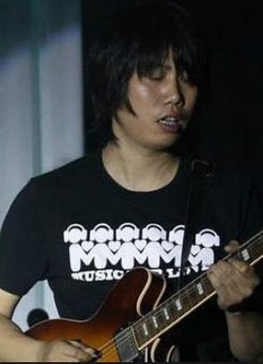 与丈夫新婚第一百天，陈琳从阳台上一跃而下，死后为何还带着口罩