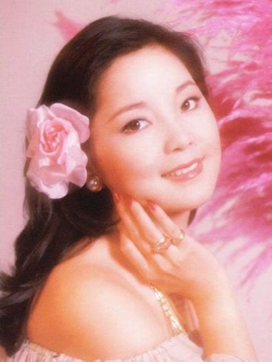 1995年邓丽君去世，一个月后遭爆料：她是台湾间谍！咋回事？