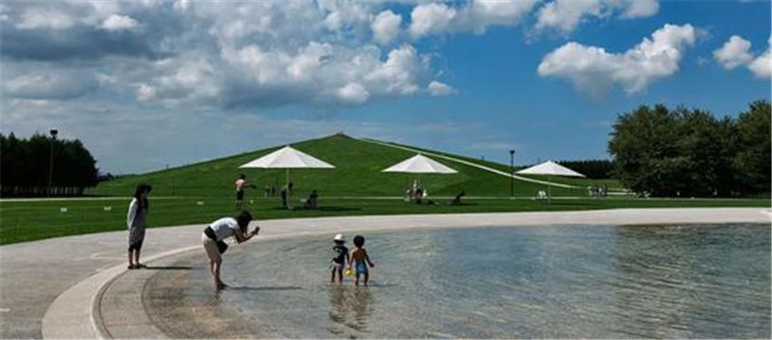 齐白石“忘年交”，用一生设计188万㎡游乐园，遗作成传奇经典