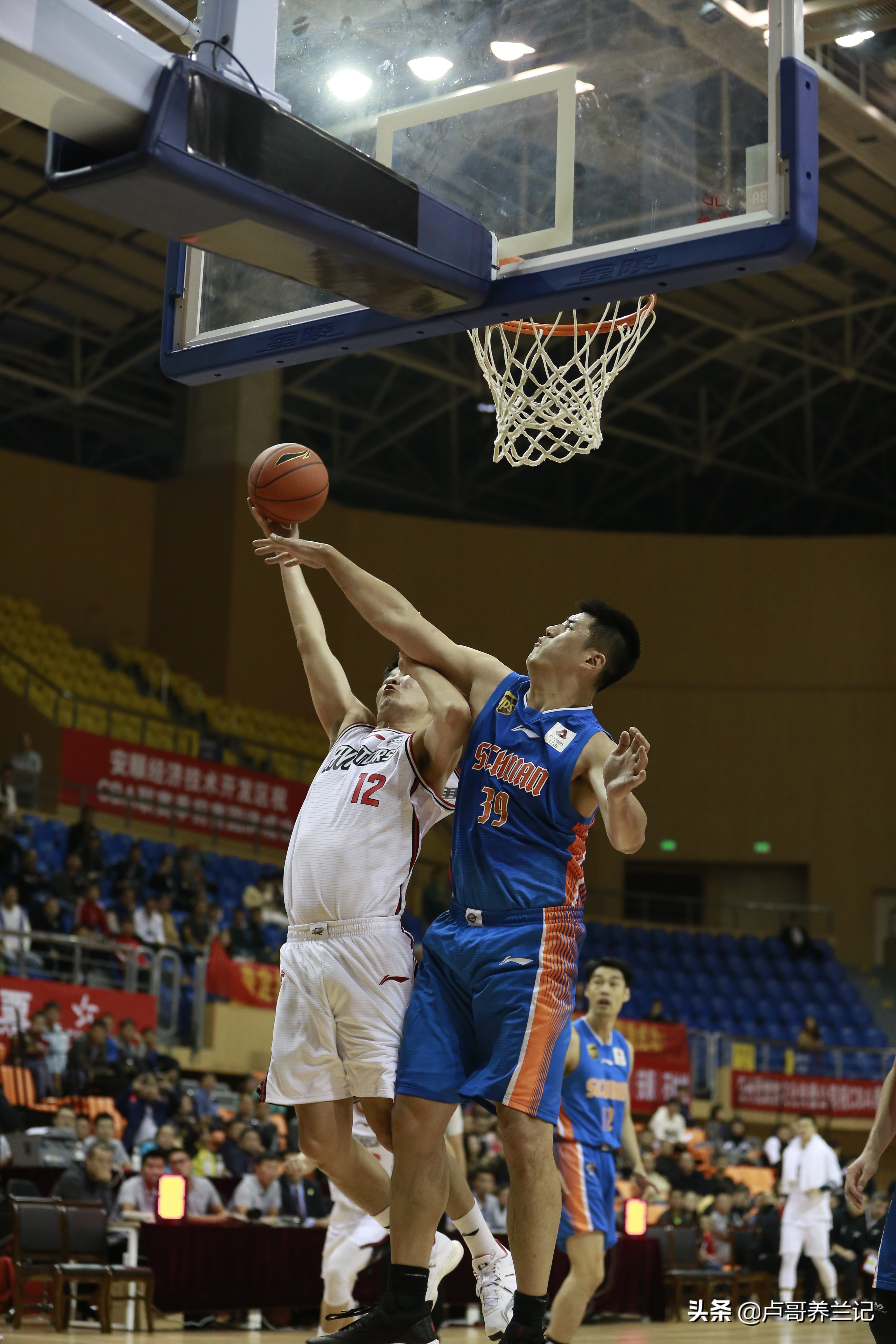 CBA季前赛视频回放(不看NBA我拍CBA:季前赛安顺站深圳100-77 四川，精彩回放看过来)