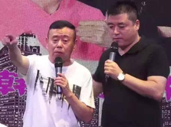 四次拒绝赵本山，转身拜了潘长江为师，当年的