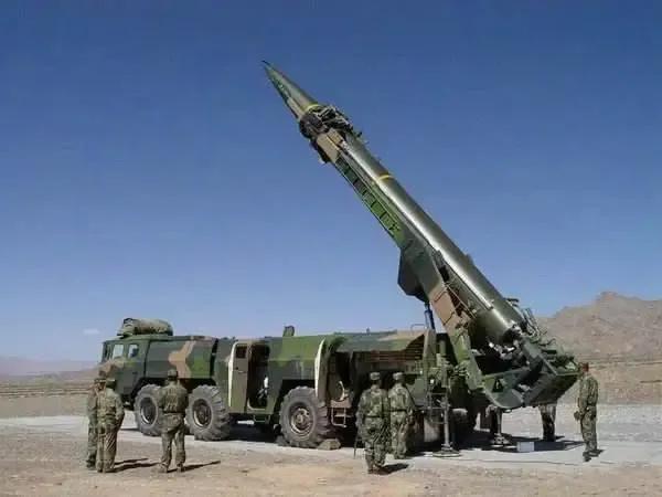 新型远程火箭炮可替代东风-15，饱和打击战术压垮台湾防空体系
