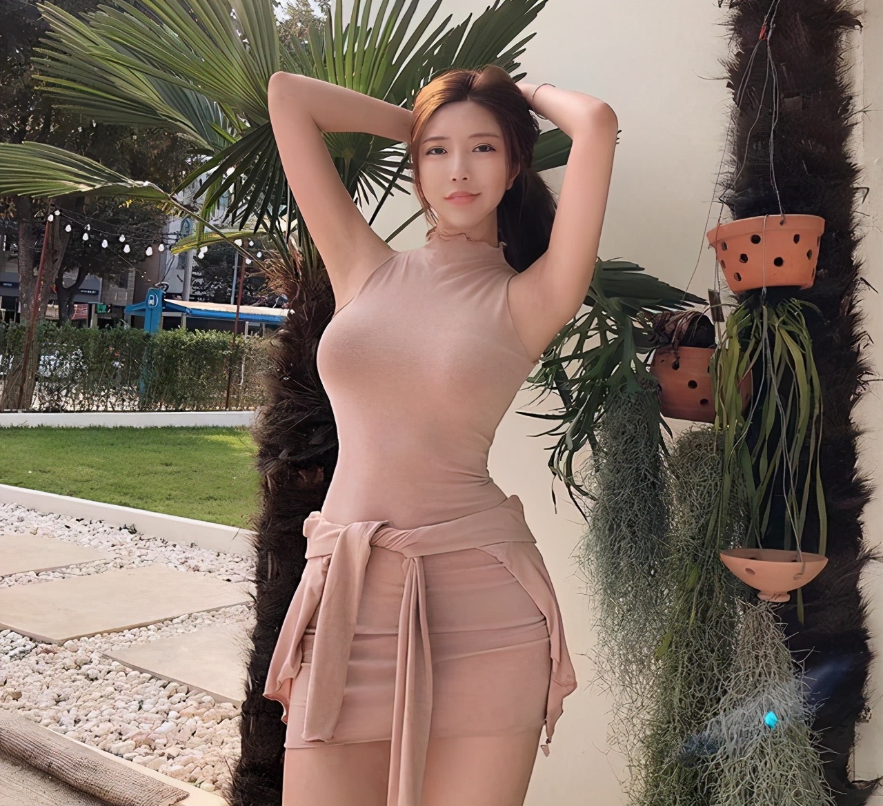 韩国女主播米娜，身材苗条拥有大长腿图片