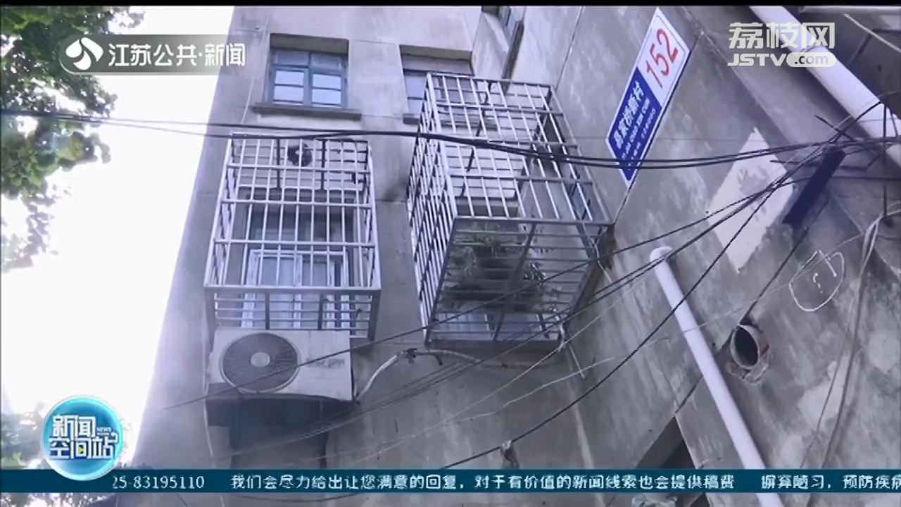 起火的被子挂在二楼窗外 南通代驾师傅四楼&ldquo;隔空&rdquo;扑火