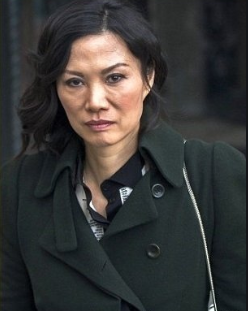 我要把邓文迪拉下神坛！叫嚷着让她出书的姐们儿，给我全部闭嘴