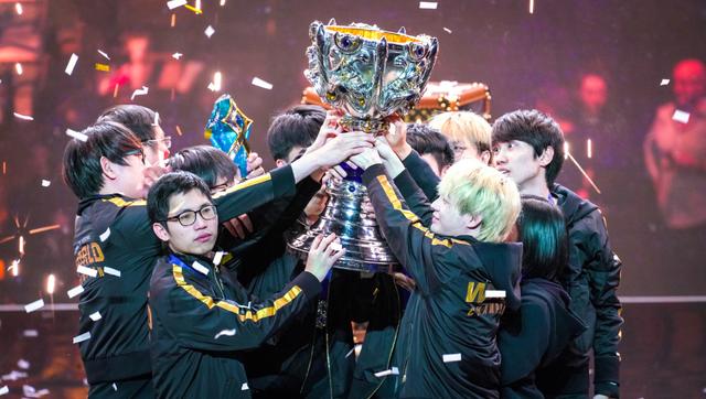 The dream answers S9! Days of small Wang Zhe is returned to, coin elder brother smashs doubt: FPX smash RNG has show