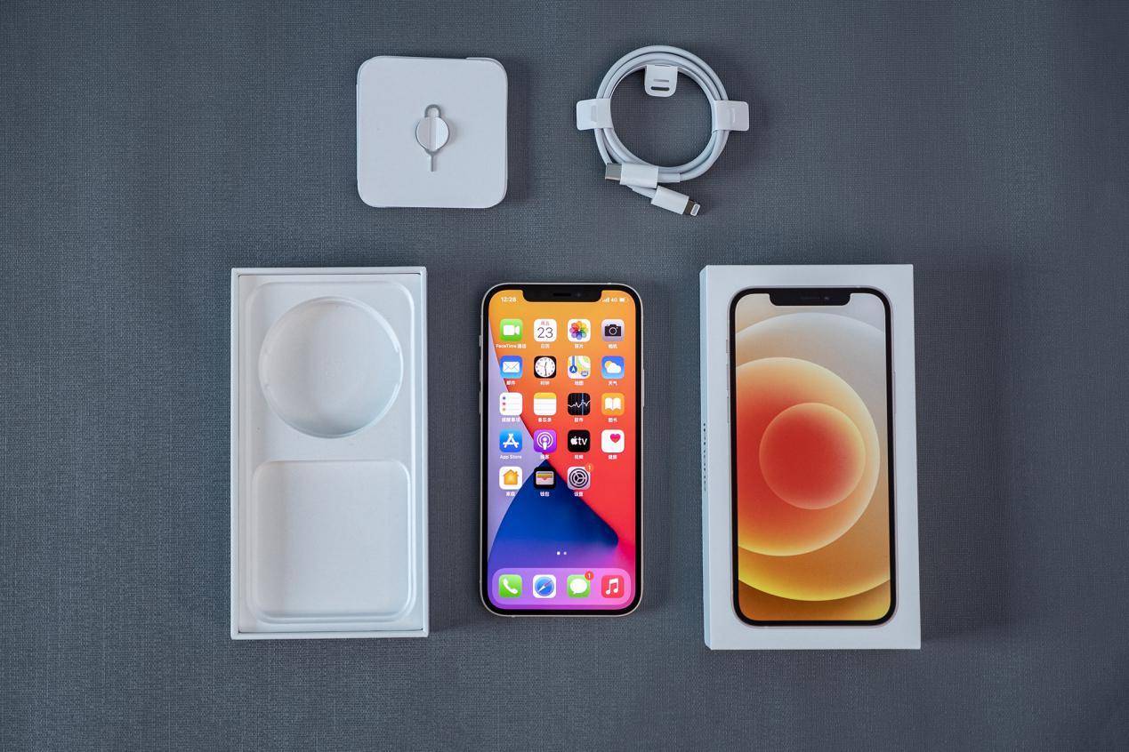 6S钉子户终于换iPhone12，用了近一个月，来说说感受