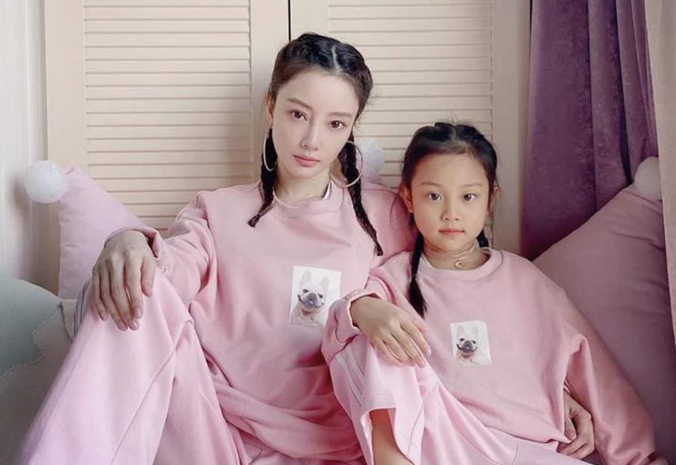 有种“心酸”叫李小璐，低调晒娃却被嘲讽，母爱无高低贵贱之分