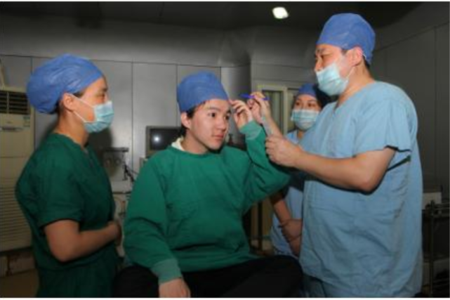 “三毛”长大了！8岁成名，14岁秃顶，34岁变帅哥