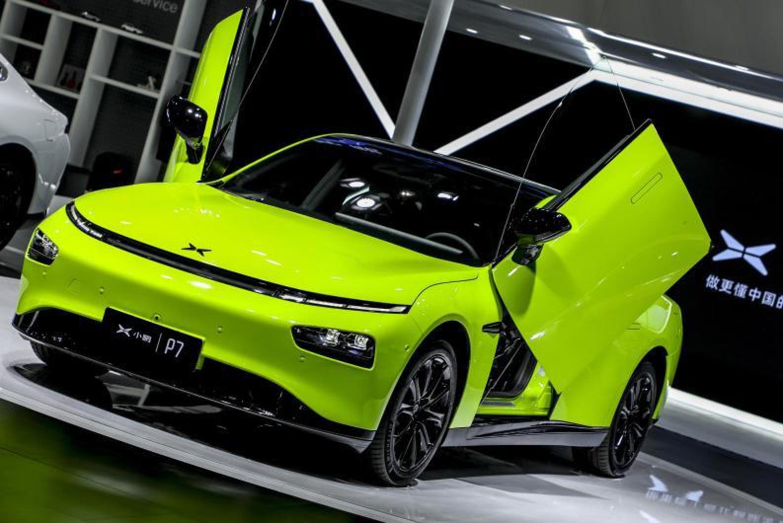 品牌向上VS品牌向下，小鹏汽车与蔚来的差距有多大？