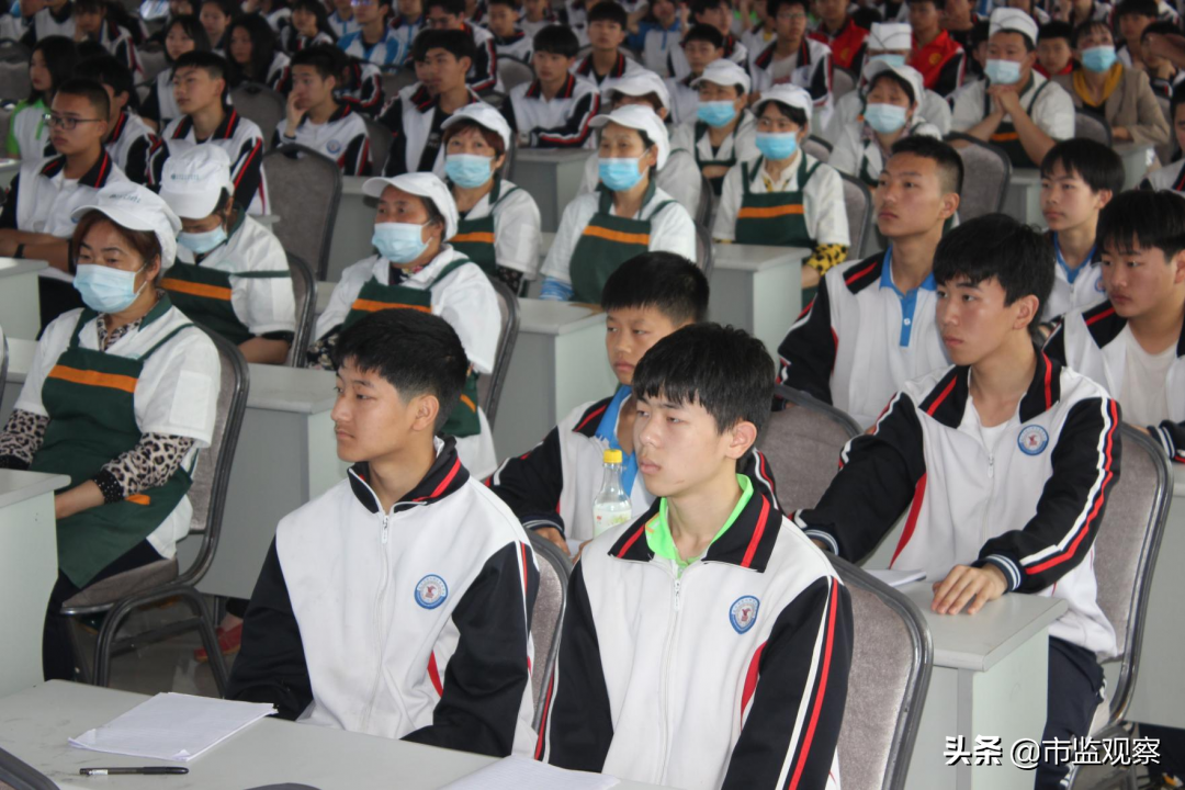 遂宁市市场监管局开展城乡接合部假冒伪劣商品辨假识假和校园食品安全​宣传活动