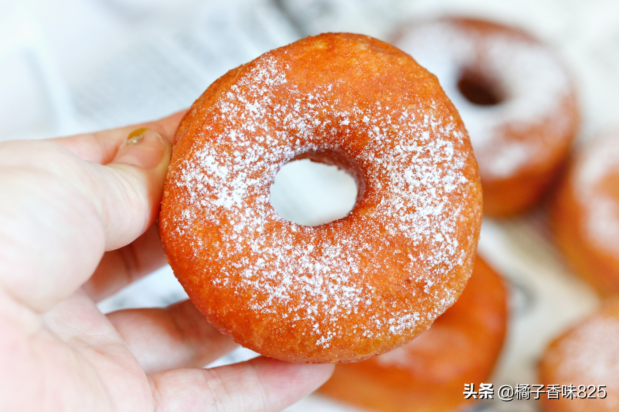 甜甜圈在家做，告別點外賣，蓬鬆酥軟吃起來就收不住嘴，太簡單了