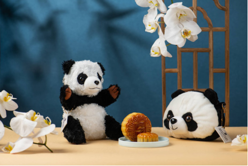 成都香格里拉大酒店全新“尝悦·赏月”及熊猫系列月饼传递圆满