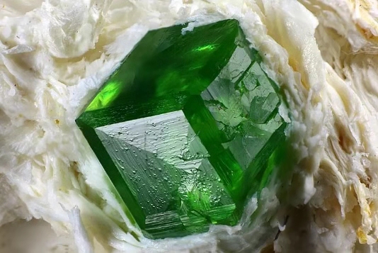 彩色宝石图鉴，让你一次认全整个宝石圈（一）