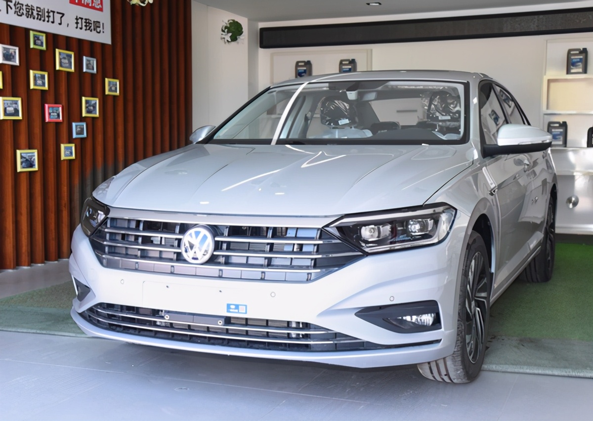 大众速腾，轴距2731mm，A+级家用轿车，15万你会选么