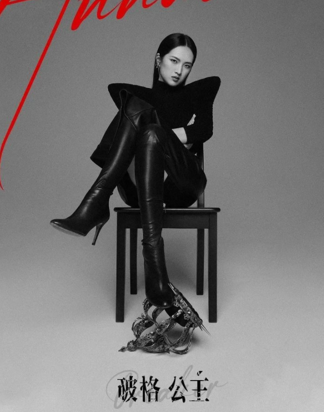 姚安娜输不是因为牌不好，而是手拿4个2双王，却打出个3点