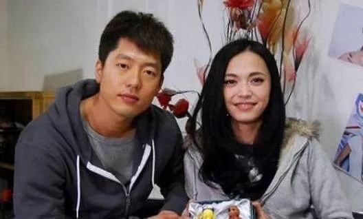 离婚8年，凌潇肃夫妇再撕姚晨：10年拉锯战，3个