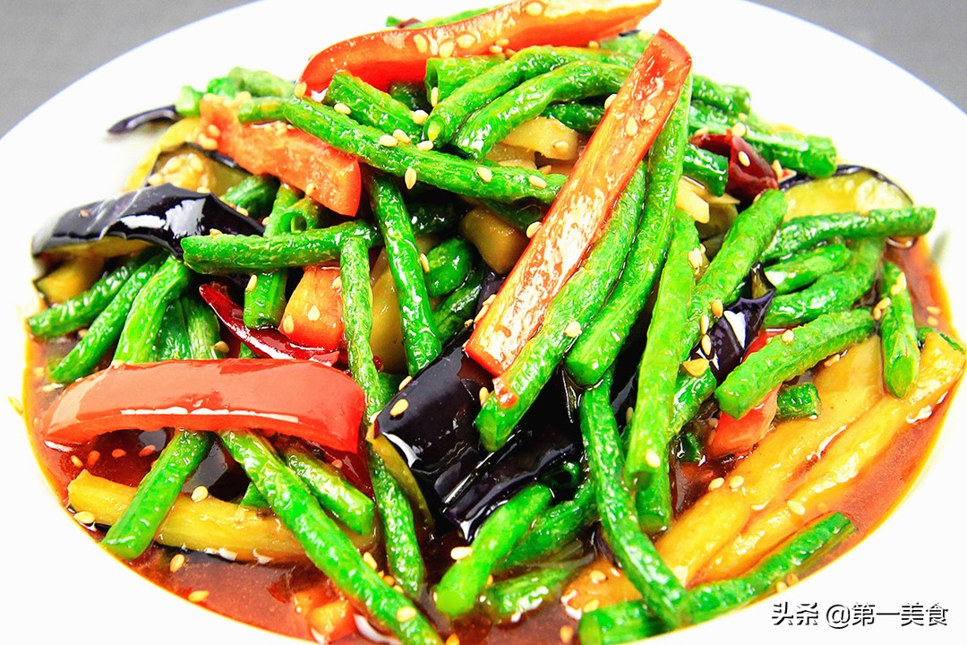 Hot weather, vegetarian dishes are more popular!  These 4 kinds of green beans are simple and easy to eat but they are not left at all