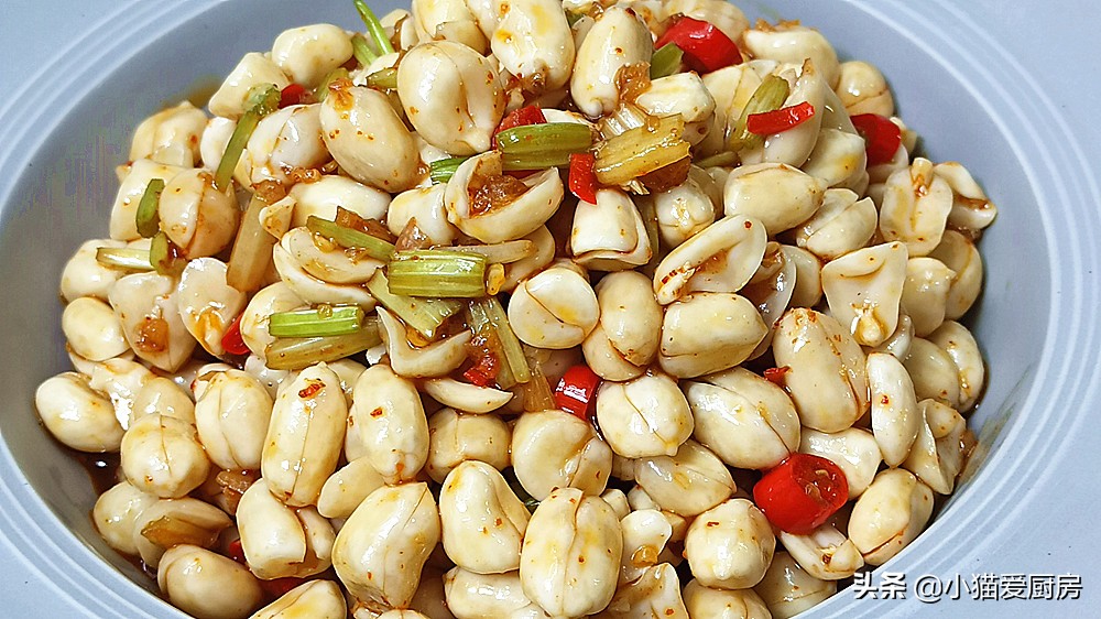 教你生拌花生米的做法，比水煮簡單，比油炸香，用來下飯下酒不錯