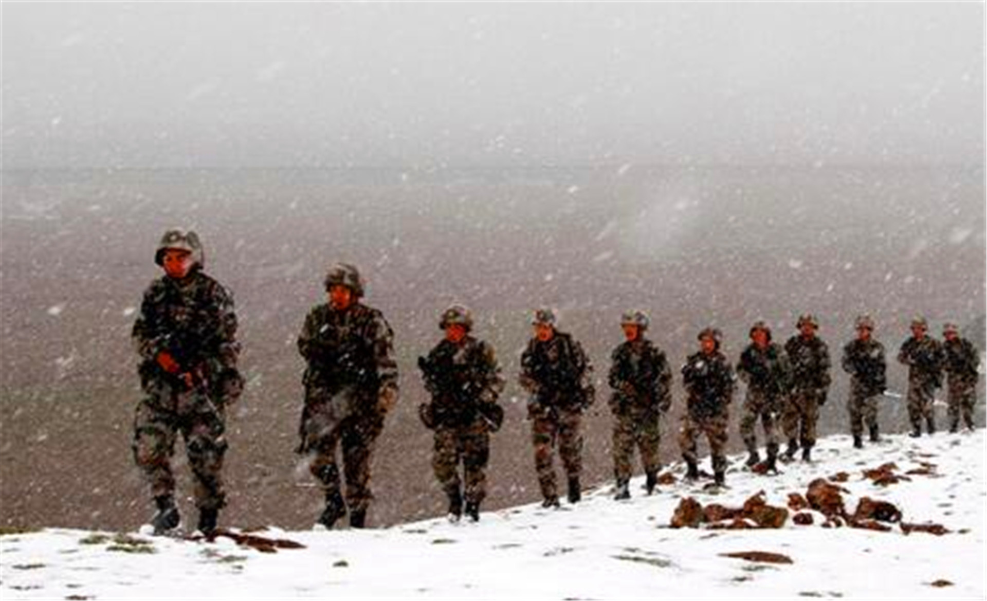 昆仑山为何常年有重兵把守，只因37年前的大发现，至今仍是禁区