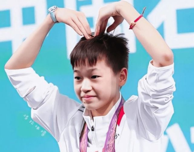 全红婵回湛江行程曝光！先回母校看望恩师，全家离村到市区过中秋