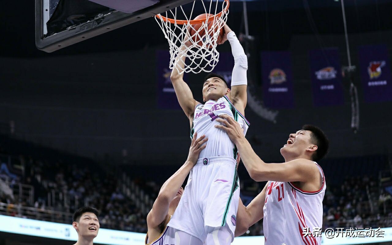 Win a ball to seize MVP: Wu Qian 23 minutes of 5 secondary attack! Hu Mingxuan 3 minutes of king, zhang Zhenlin buckles basket king