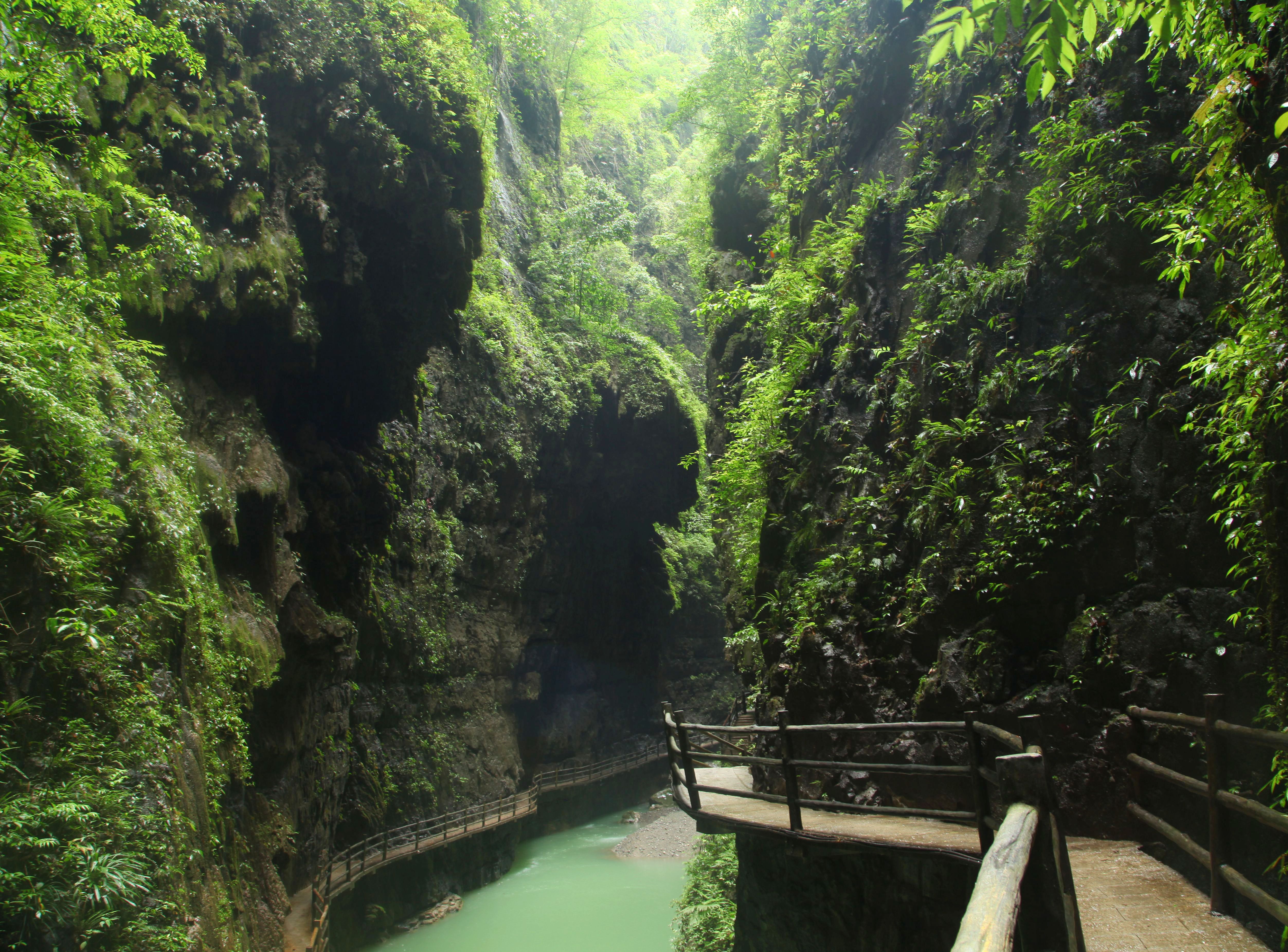 重庆9大5A景区，主城区里一个也没有，必须到区县里看看