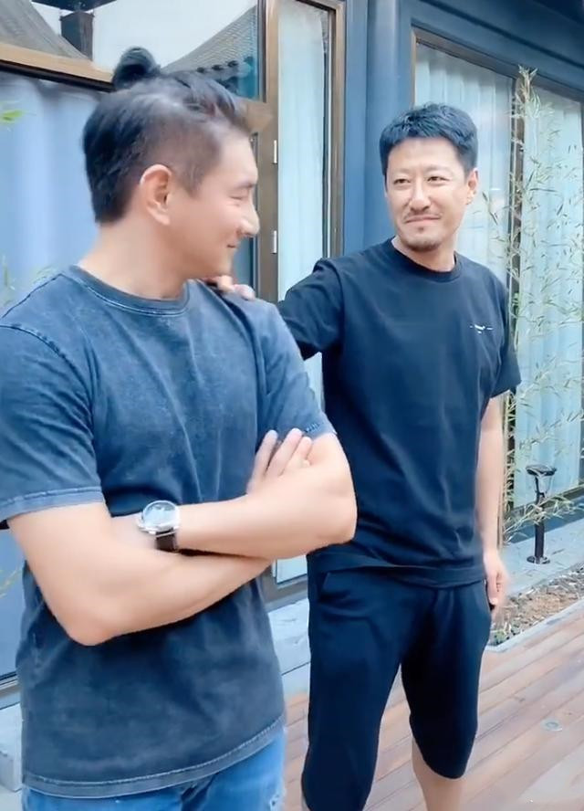 50岁吴奇隆终于高调露面！"萧十一郎"重现