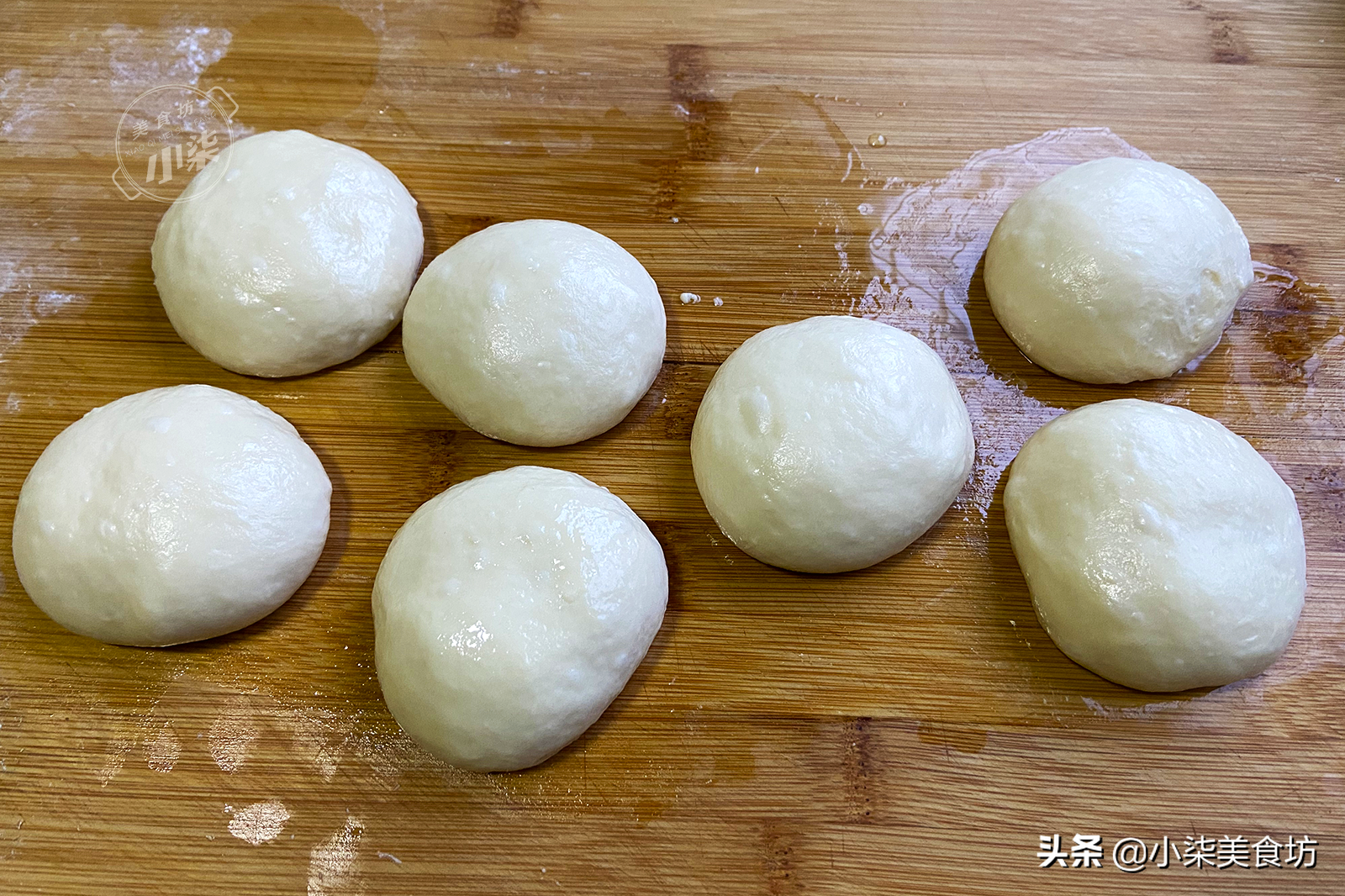 油餅不炸著吃了，打個雞蛋，外酥裡軟個個空心，吃過1次就忘不了