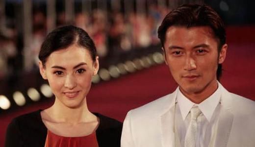 Deliver in syrup! Wang Fei thanks thunderbolt sharp edge the late night will be friendly pull a hand together, netizen: When be together than following Li Yapeng sweet