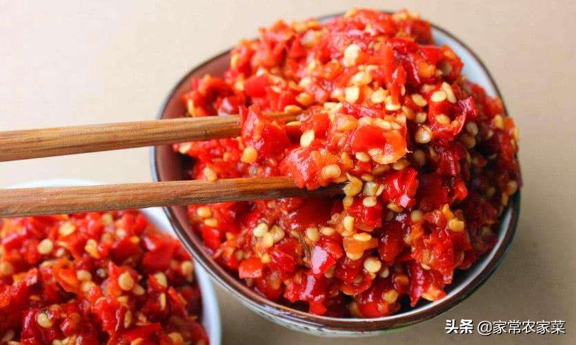 小时候放学妈妈经常给我吃的辣椒酱就馍，记忆中妈妈的味道