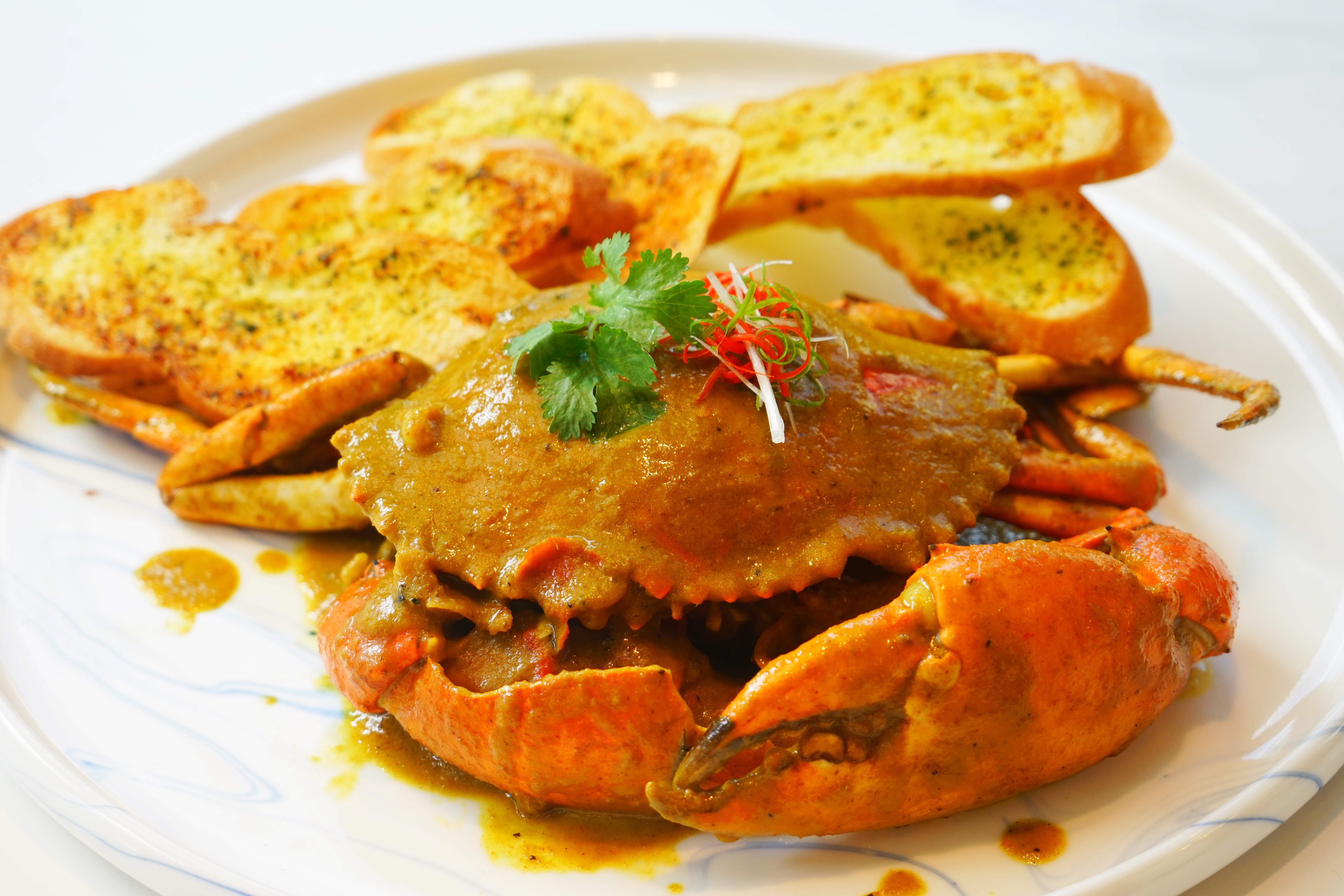 冬天旅行首选目的地，三亚吃喝玩乐全攻略，给你最悠闲的海岛时光